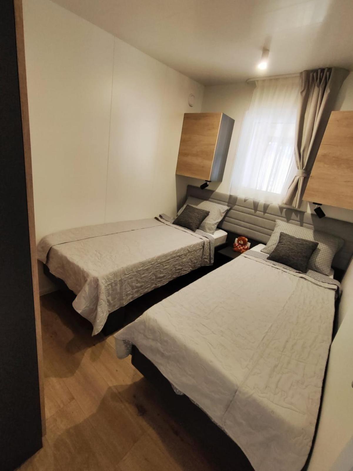 Mobile Home Kala Biograd Na Moru Extérieur photo
